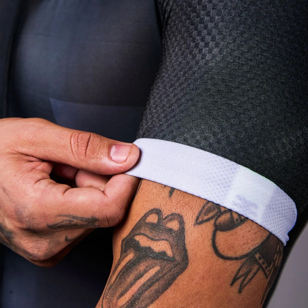 Macaquinho de Triathlon com mangas Woom Carbon Phantom Masculino II