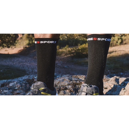 Meia de Compressão Compressport para Trilha V4 (cano medio)