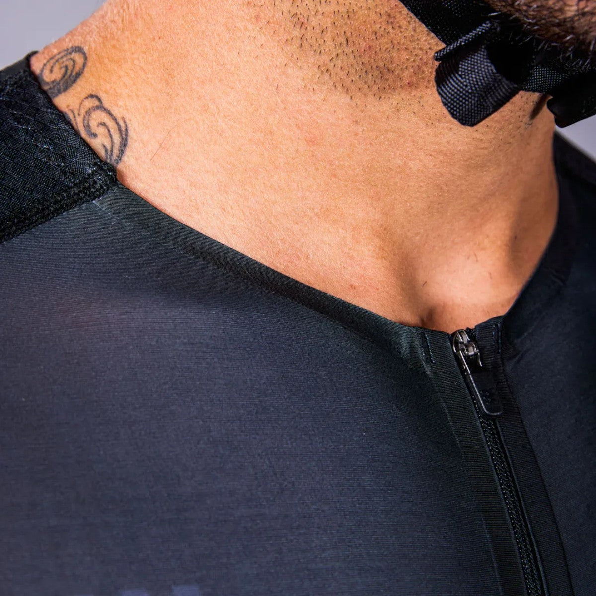 Macaquinho de Triathlon com mangas Woom Carbon Phantom Masculino II