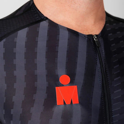 Macaquinho Triathlon c/ manga Carbon IRONMAN Woom Masculino III