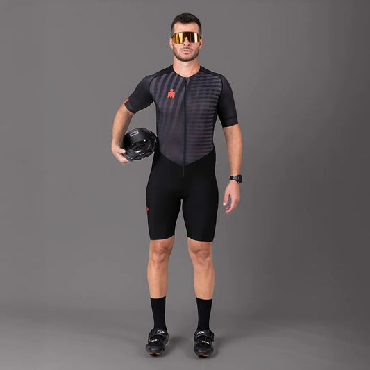 Macaquinho Triathlon c/ manga Carbon IRONMAN Woom Masculino III